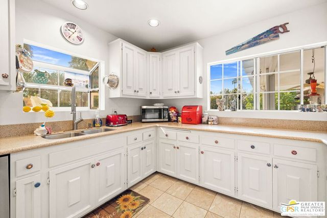 344 N Sunset Way, Palm Springs, CA 92262