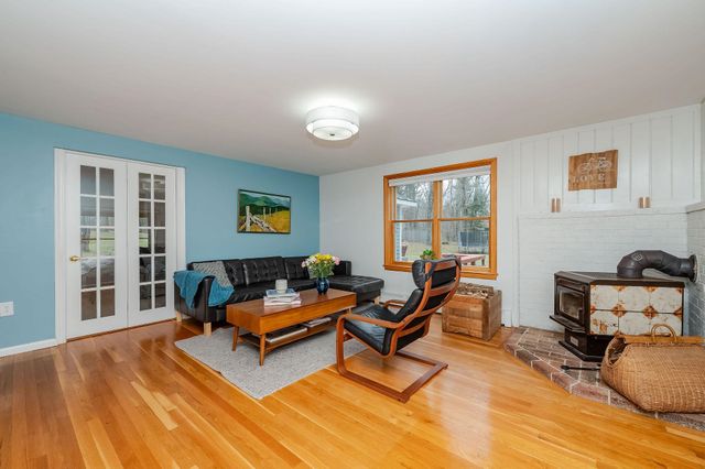 43 Moharimet Drive, Madbury, NH 03823