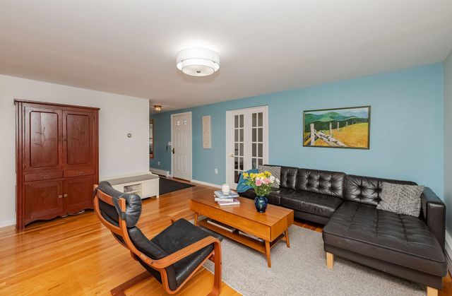 43 Moharimet Drive, Madbury, NH 03823