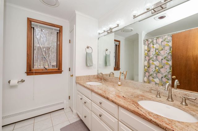43 Moharimet Drive, Madbury, NH 03823