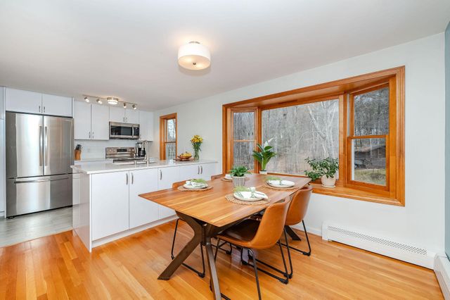 43 Moharimet Drive, Madbury, NH 03823