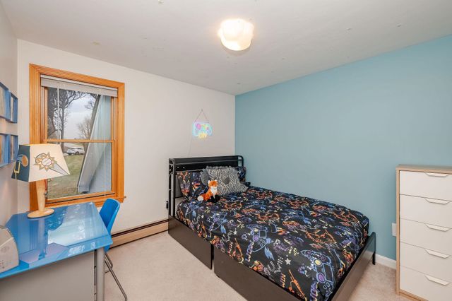 43 Moharimet Drive, Madbury, NH 03823