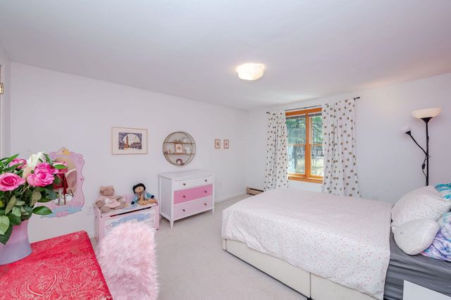 43 Moharimet Drive, Madbury, NH 03823