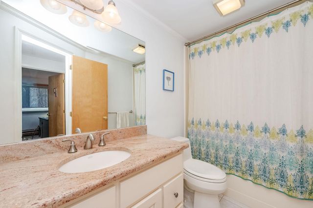 43 Moharimet Drive, Madbury, NH 03823