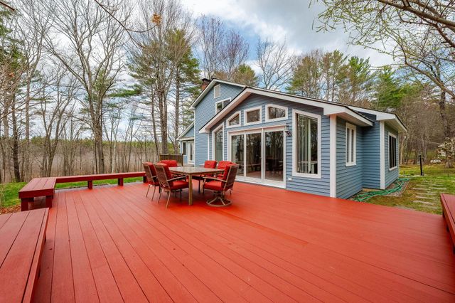 43 Moharimet Drive, Madbury, NH 03823
