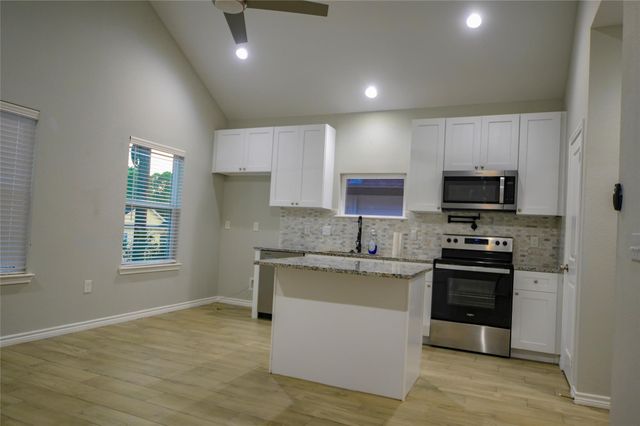 16948 W Dounreay St, Montgomery, TX 77316