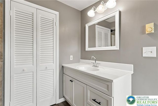 5740 Lehigh Street, Macungie Boro, PA 18062