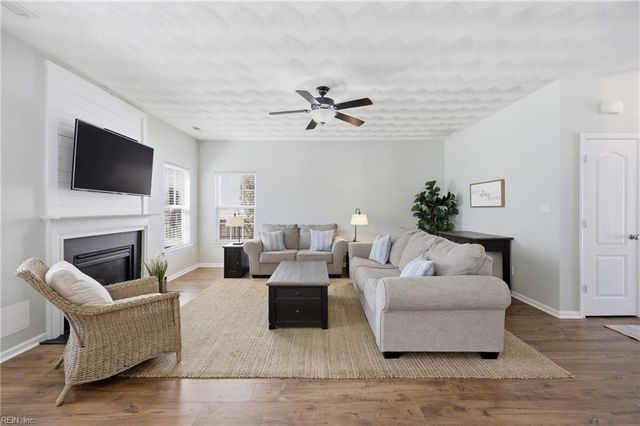 1058 Snead DR, Suffolk, VA 23434