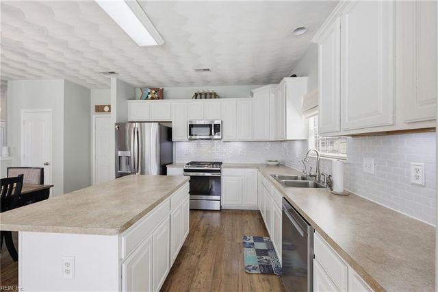 1058 Snead DR, Suffolk, VA 23434