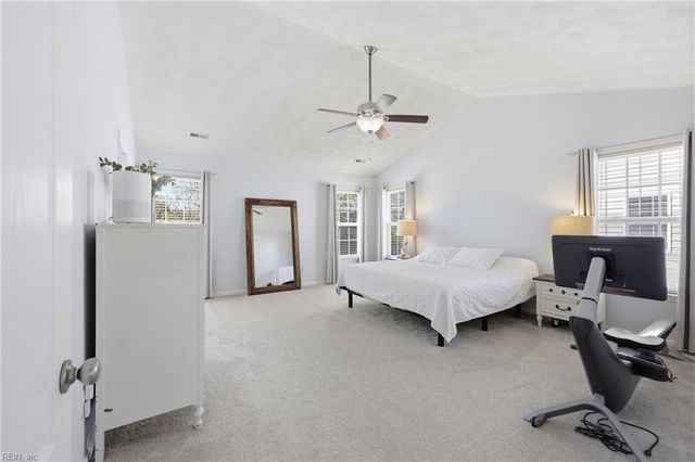 1058 Snead DR, Suffolk, VA 23434