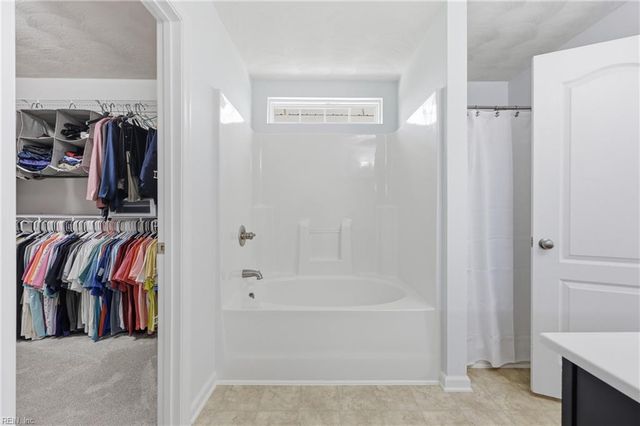 1058 Snead DR, Suffolk, VA 23434