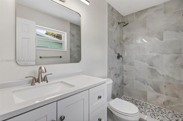 6740 Arthur St, Hollywood, FL 33024