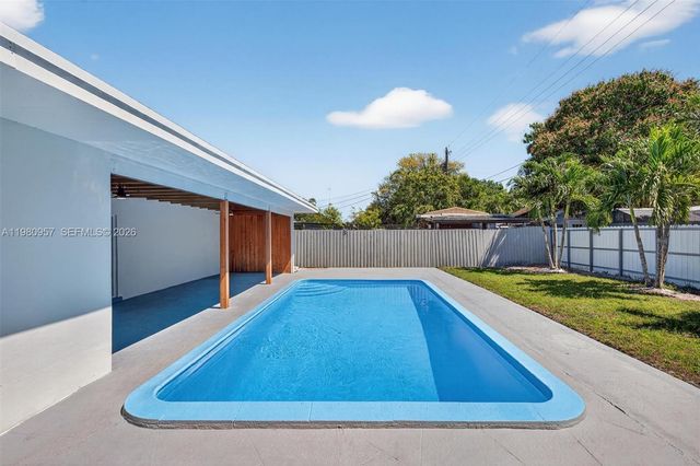 6740 Arthur St, Hollywood, FL 33024