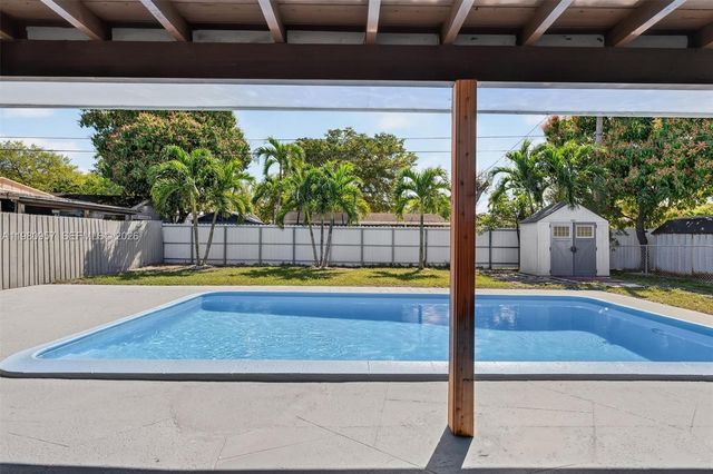 6740 Arthur St, Hollywood, FL 33024