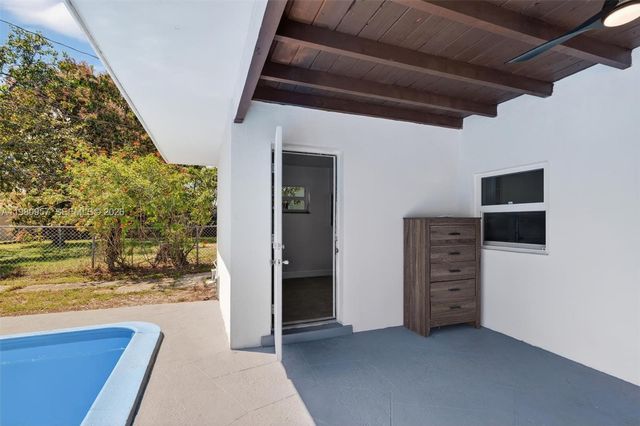 6740 Arthur St, Hollywood, FL 33024