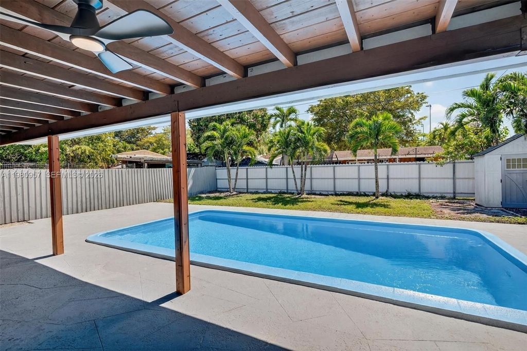 6740 Arthur St, Hollywood, FL 33024