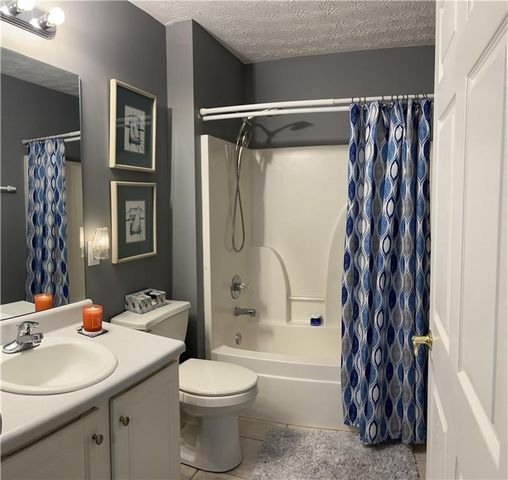 958 Village View Circle, Loganville, GA 30052