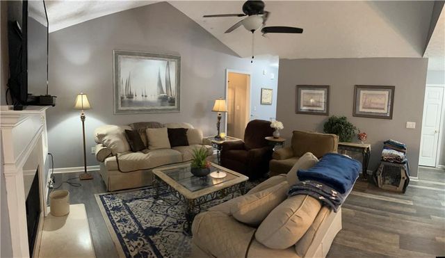 958 Village View Circle, Loganville, GA 30052