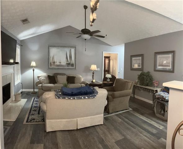 958 Village View Circle, Loganville, GA 30052