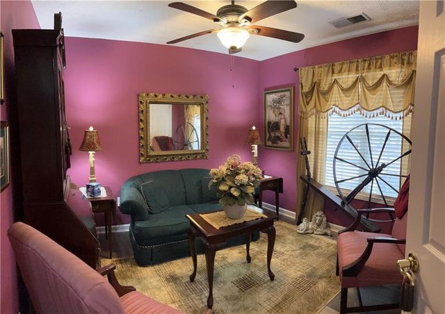 958 Village View Circle, Loganville, GA 30052