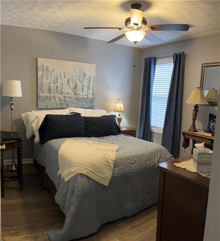 958 Village View Circle, Loganville, GA 30052