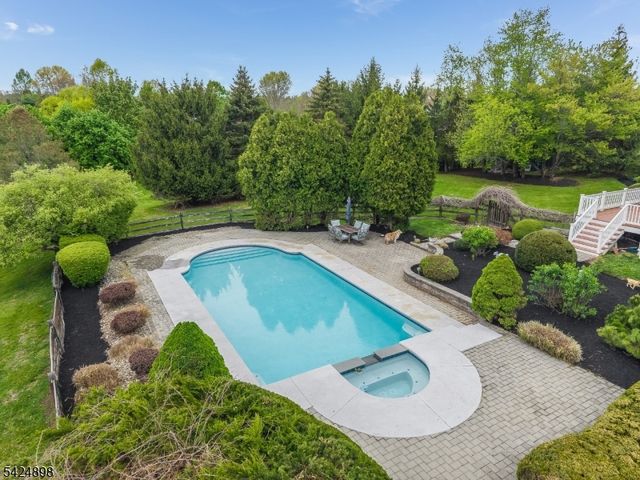 1 Delaware Rd, Readington Twp., NJ 08889