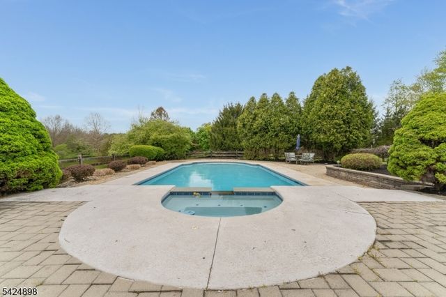 1 Delaware Rd, Readington Twp., NJ 08889