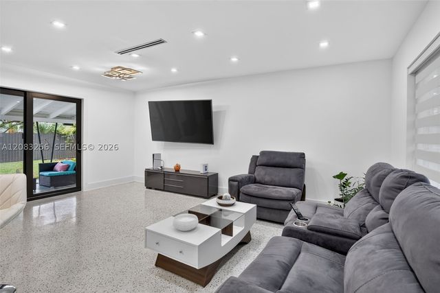20310 NE 14th Ave, Miami, FL 33179