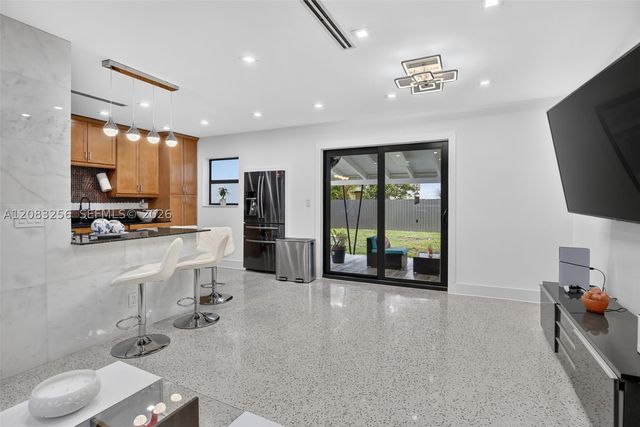 20310 NE 14th Ave, Miami, FL 33179