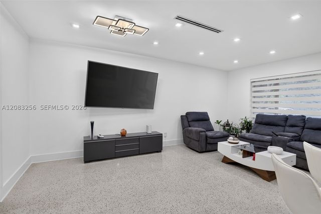 20310 NE 14th Ave, Miami, FL 33179