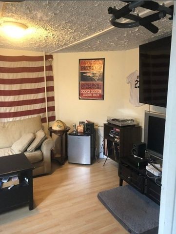837.5 E 2nd St 1, Boston, MA 02127