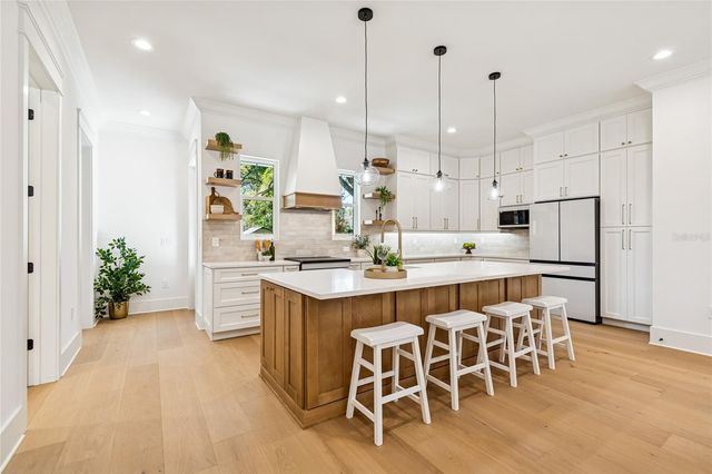 1709 E HENRY AVENUE, Tampa, FL 33610