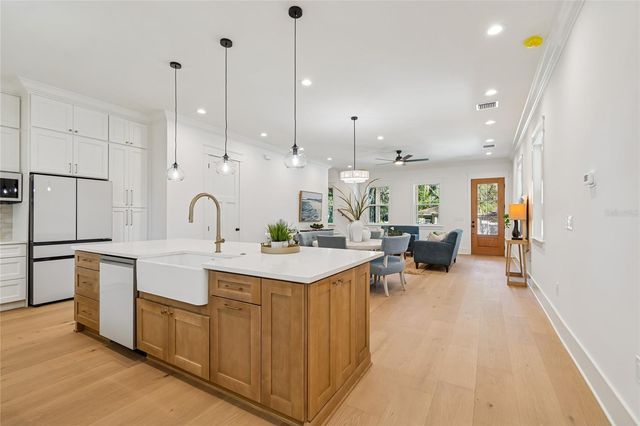 1709 E HENRY AVENUE, Tampa, FL 33610