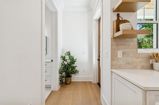 1709 E HENRY AVENUE, Tampa, FL 33610