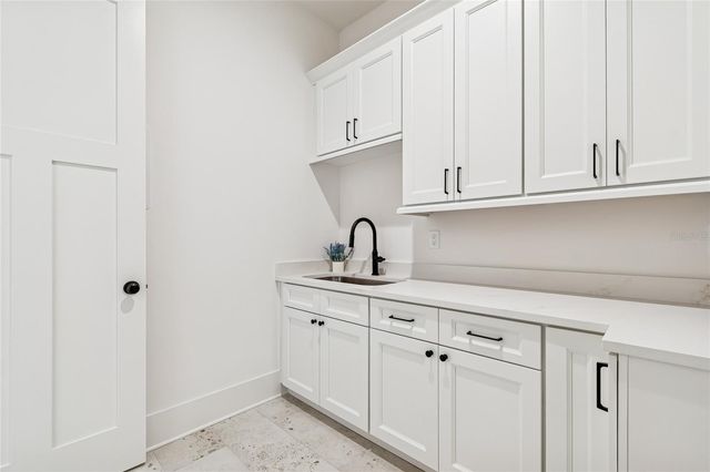 1709 E HENRY AVENUE, Tampa, FL 33610