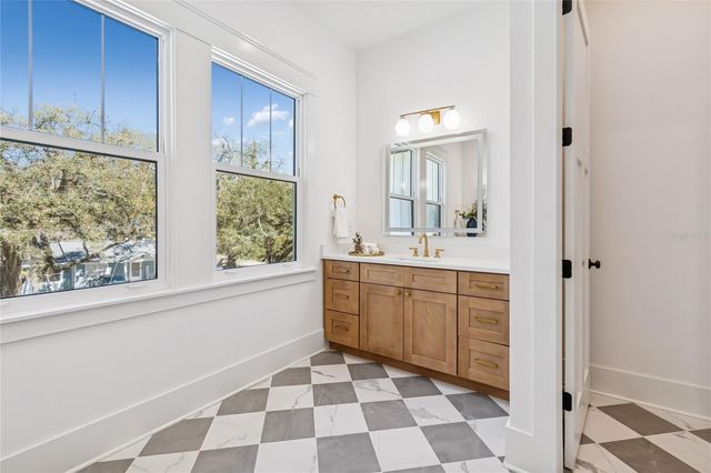 1709 E HENRY AVENUE, Tampa, FL 33610