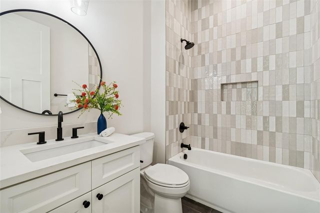 1709 E HENRY AVENUE, Tampa, FL 33610