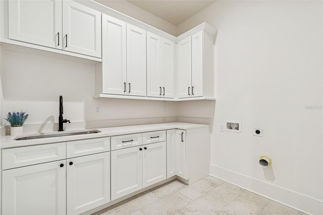 1709 E HENRY AVENUE, Tampa, FL 33610