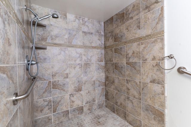 2631 W Royal Oaks Drive W, Visalia, CA 93277