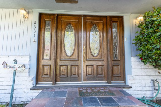 2631 W Royal Oaks Drive W, Visalia, CA 93277