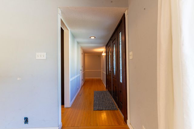 2631 W Royal Oaks Drive W, Visalia, CA 93277