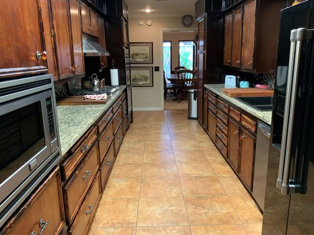 2927 Kirkwood Dr, Odessa, TX 79762