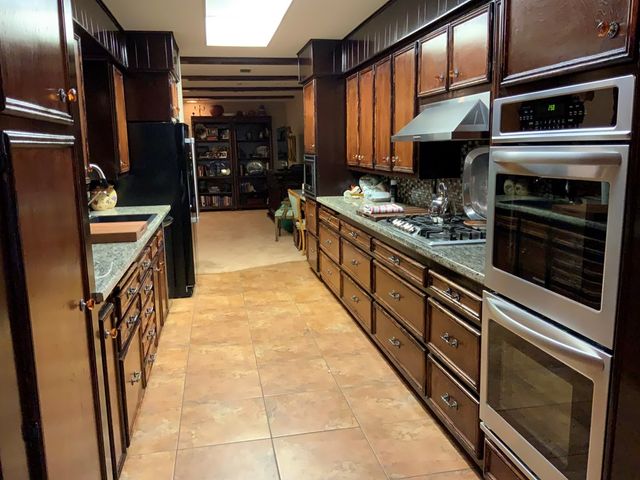 2927 Kirkwood Dr, Odessa, TX 79762