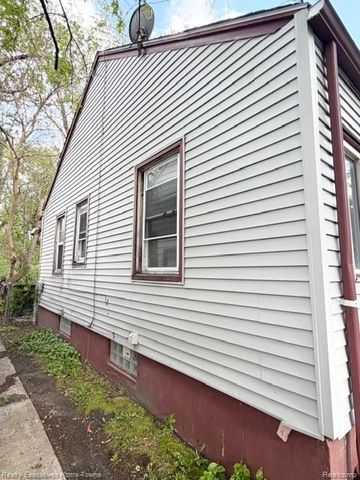 18282 Stout Street, Detroit, MI 48219
