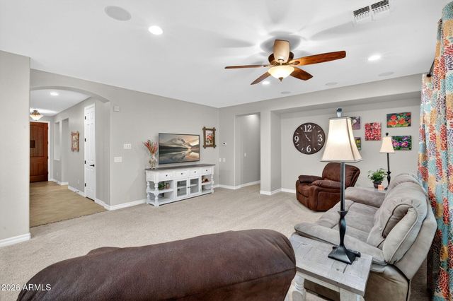 2762 E CAROB Drive, Gilbert, AZ 85298