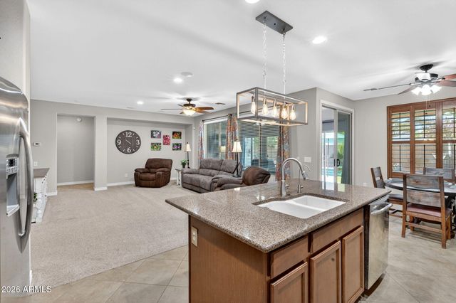 2762 E CAROB Drive, Gilbert, AZ 85298
