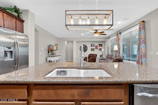 2762 E CAROB Drive, Gilbert, AZ 85298