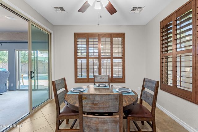 2762 E CAROB Drive, Gilbert, AZ 85298
