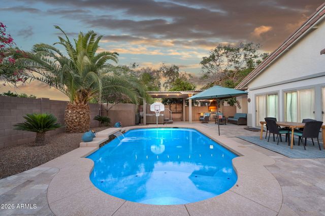 2762 E CAROB Drive, Gilbert, AZ 85298