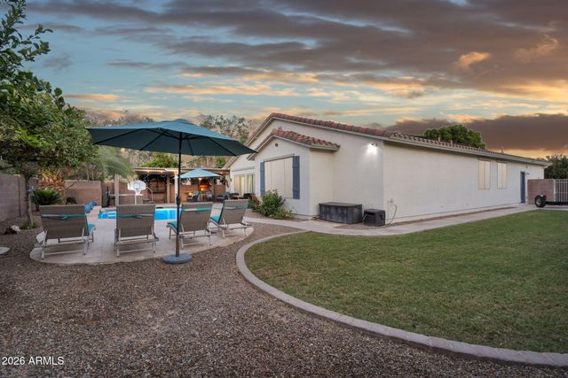 2762 E CAROB Drive, Gilbert, AZ 85298